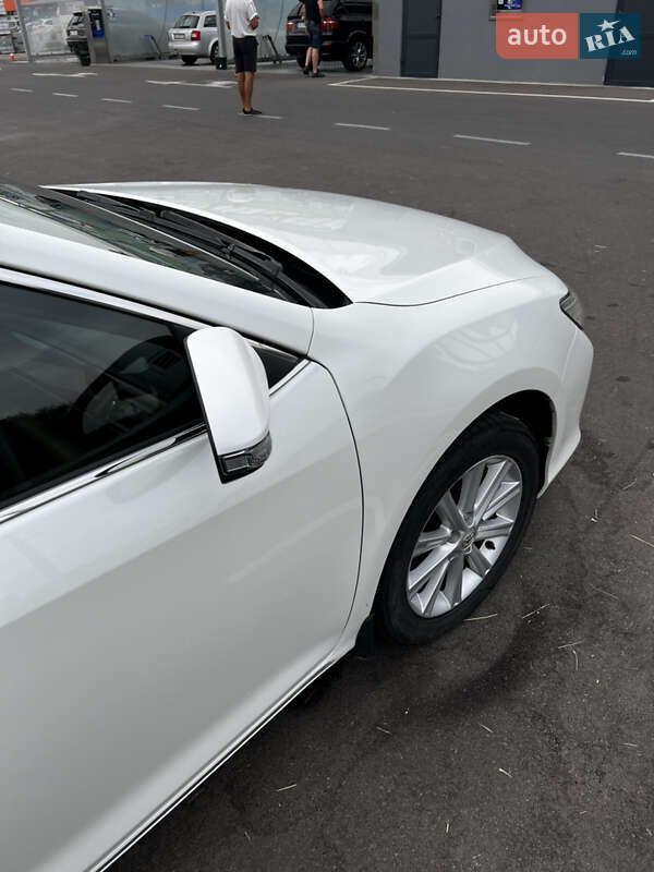 Седан Toyota Camry 2012 в Києві