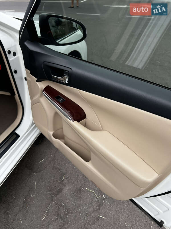 Седан Toyota Camry 2012 в Києві