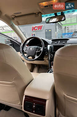 Седан Toyota Camry 2012 в 