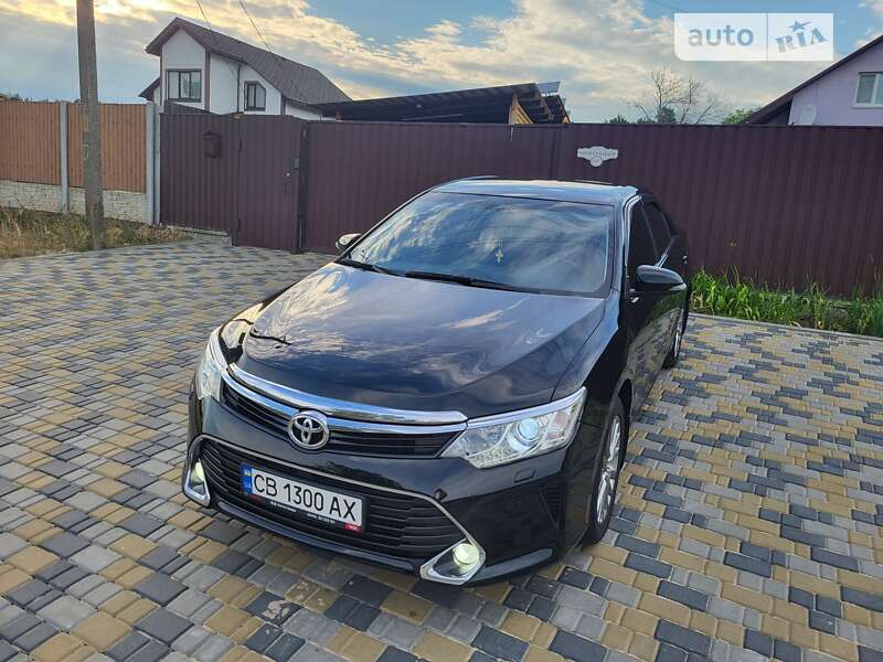 Седан Toyota Camry 2017 в Остер