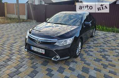 Седан Toyota Camry 2017 в Остер