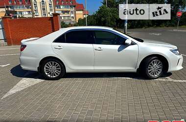 Седан Toyota Camry 2016 в Одессе