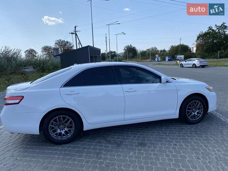 Седан Toyota Camry 2010 в Львове фото 5 Седан Toyota Camry 2010 в Львове