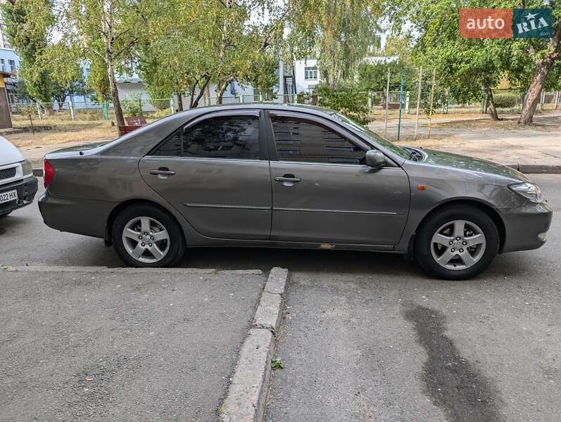Седан Toyota Camry 2003 в Киеве