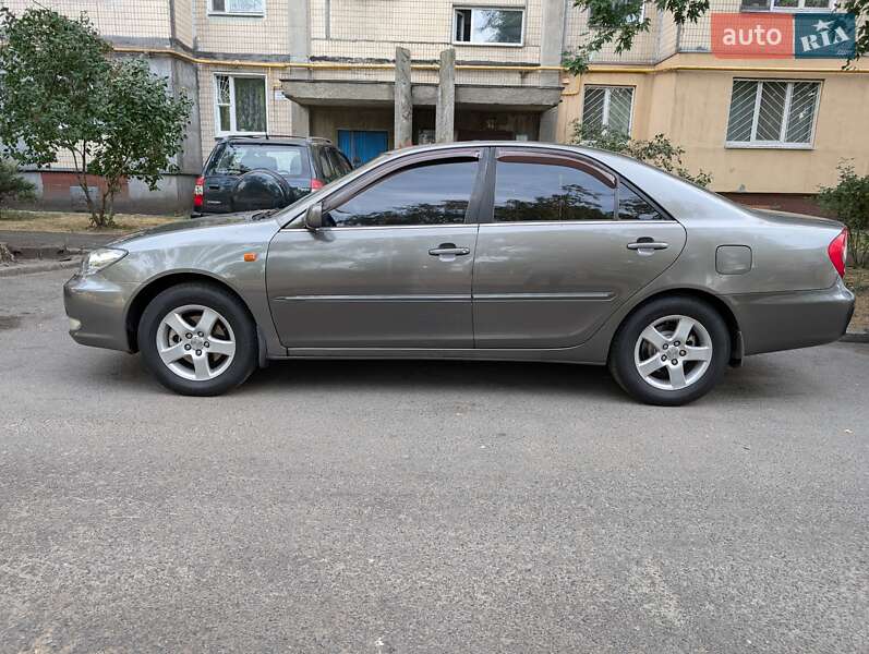 Седан Toyota Camry 2003 в Киеве