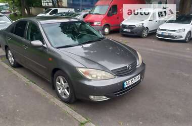 Седан Toyota Camry 2004 в Харькове