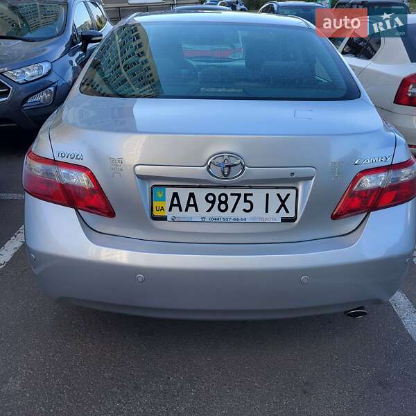 Седан Toyota Camry 2008 в Києві