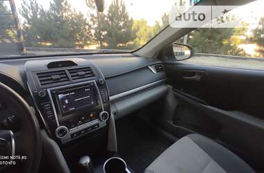 Седан Toyota Camry 2013 в Харкові