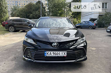 Седан Toyota Camry 2021 в Києві