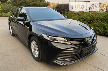 Седан Toyota Camry 2018 в Полтаве