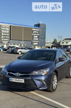 Седан Toyota Camry 2016 в Києві