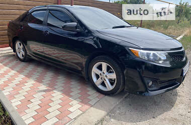 Седан Toyota Camry 2013 в Покровске