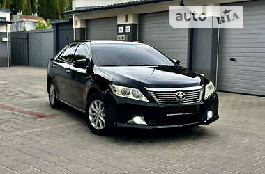 Седан Toyota Camry 2011 в Житомире