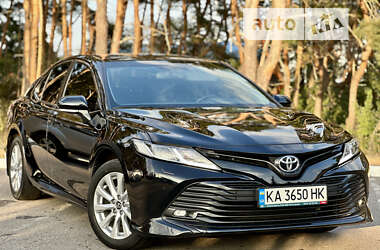 Седан Toyota Camry 2017 в Києві