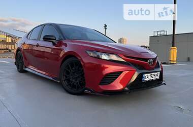 Седан Toyota Camry 2020 в Києві