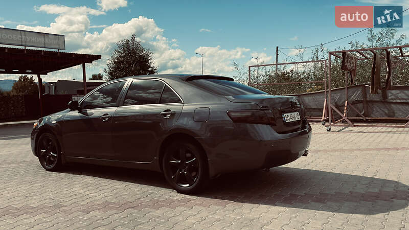 Седан Toyota Camry 2008 в Солотвине