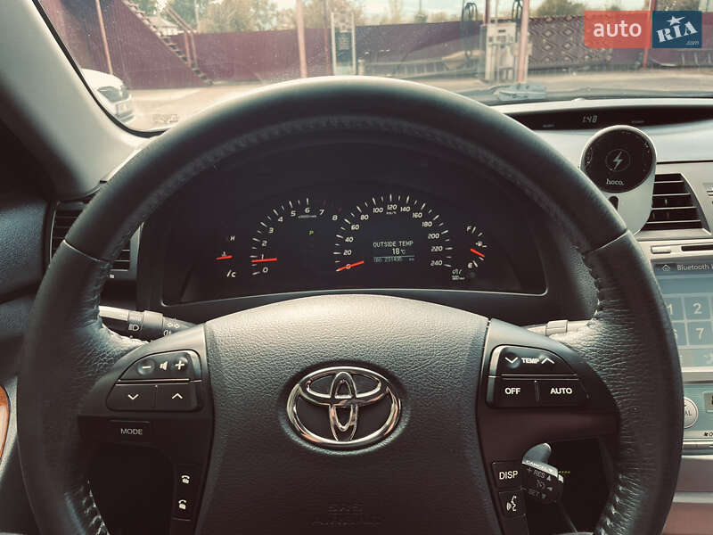 Седан Toyota Camry 2008 в Солотвине