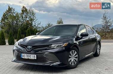 Седан Toyota Camry 2017 в 