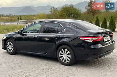 Седан Toyota Camry 2017 в 
