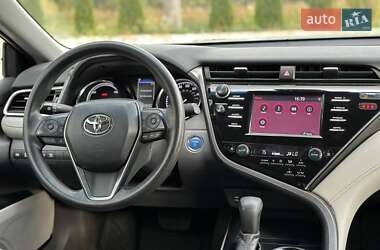 Седан Toyota Camry 2017 в 