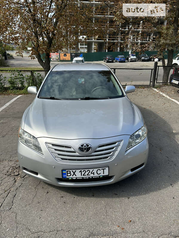 Седан Toyota Camry 2007 в Києві