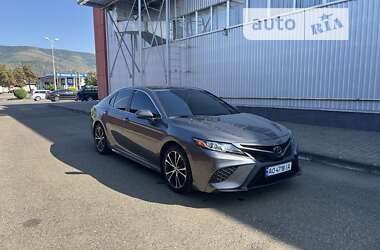 Седан Toyota Camry 2018 в Виноградове