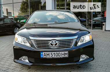 Седан Toyota Camry 2014 в Житомире