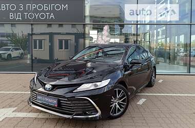 Седан Toyota Camry 2022 в Києві