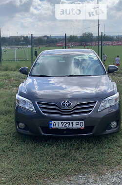 Седан Toyota Camry 2010 в Києві