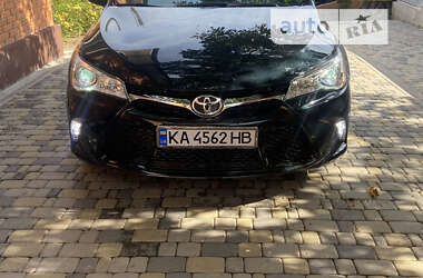 Седан Toyota Camry 2015 в Вышгороде