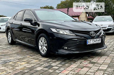 Седан Toyota Camry 2018 в Снятині