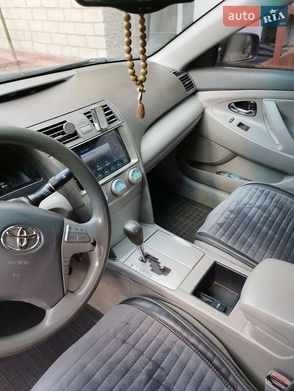 Седан Toyota Camry 2007 в Славянске