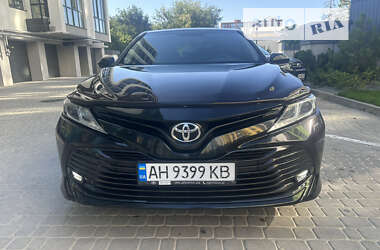 Седан Toyota Camry 2018 в Покровске