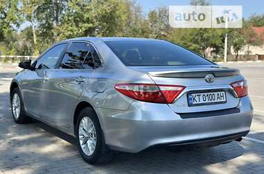 Седан Toyota Camry 2016 в Ивано-Франковске