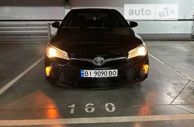 Седан Toyota Camry 2015 в Києві