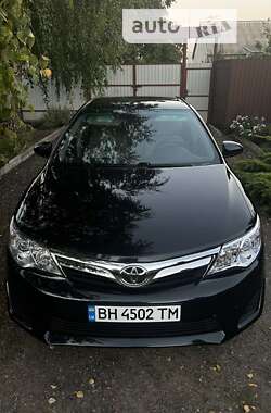 Седан Toyota Camry 2014 в Раздельной