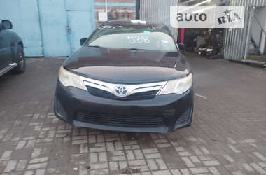 Седан Toyota Camry 2013 в Києві