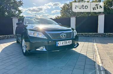 Седан Toyota Camry 2012 в Южноукраинске