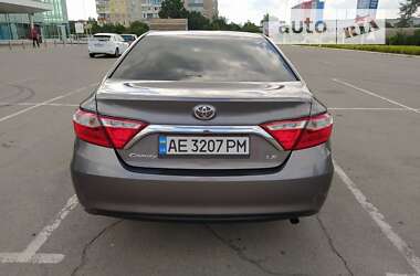 Седан Toyota Camry 2016 в Дніпрі