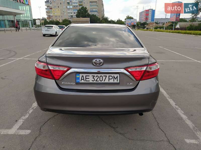 Седан Toyota Camry 2016 в Днепре