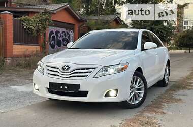 Седан Toyota Camry 2011 в Харкові