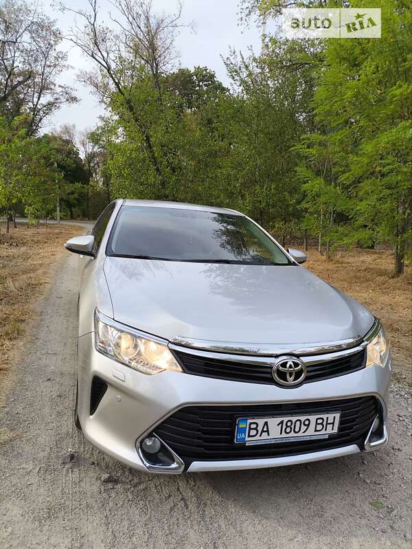 Седан Toyota Camry 2016 в Кропивницькому