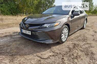 Седан Toyota Camry 2018 в Киеве