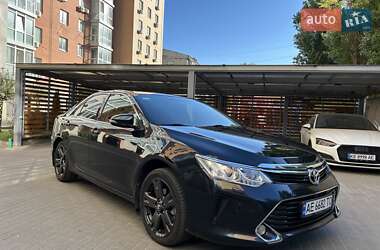 Седан Toyota Camry 2017 в Дніпрі