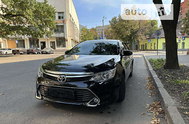 Седан Toyota Camry 2015 в Харкові