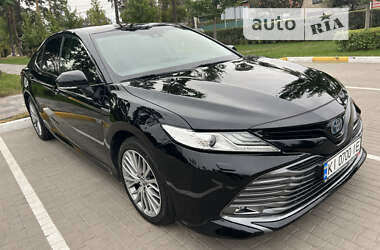 Седан Toyota Camry 2019 в Ирпене