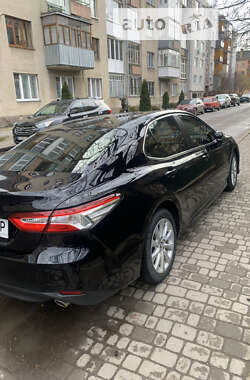 Седан Toyota Camry 2019 в Ивано-Франковске