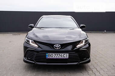 Седан Toyota Camry 2022 в Тернополе