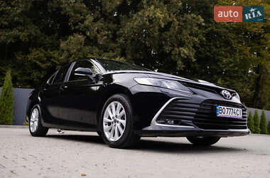 Седан Toyota Camry 2022 в Тернополе