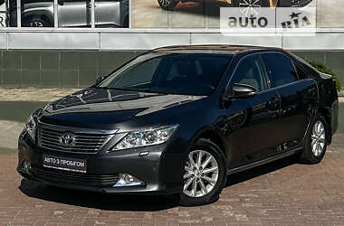 Седан Toyota Camry 2011 в Чернівцях